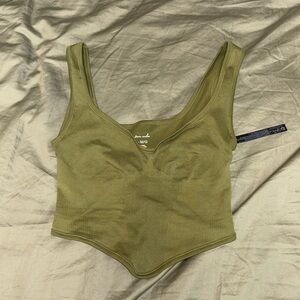 urban outfitters green fitted cropped tank